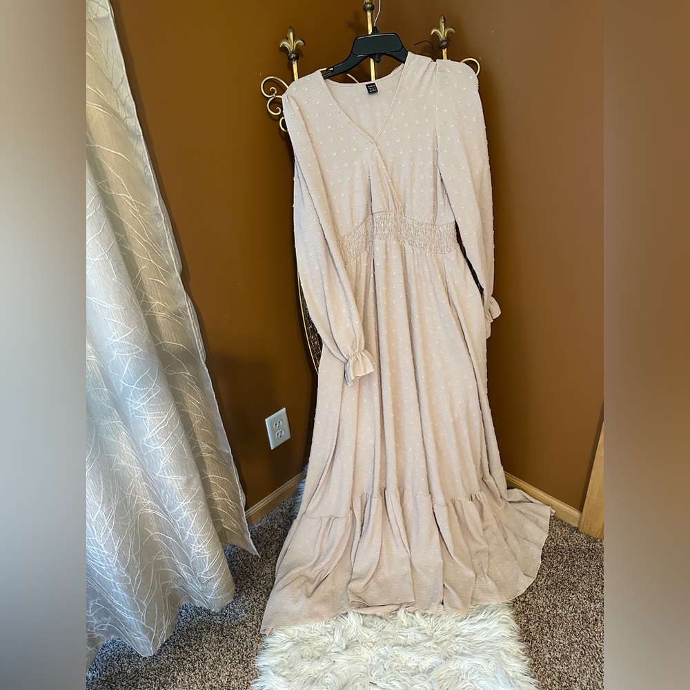Chic Cream Long Sleeve Maxi Dress